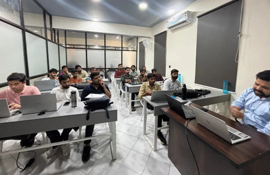 Students practicing on live marketplace dashboards at Alram Academy